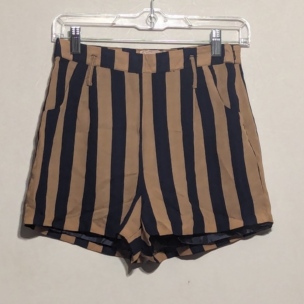 Alythea Forever 21 Beige Navy Blue Polyester Woven Shorts Side Zip - size Small